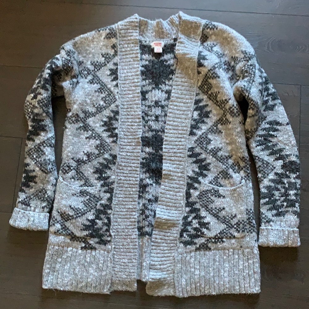 Cardigan sweater